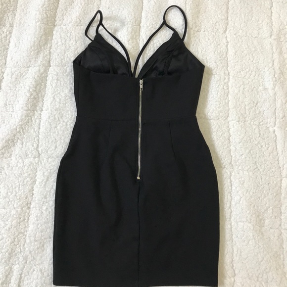 Tobi body-con cutout little black dress - Picture 6 of 13